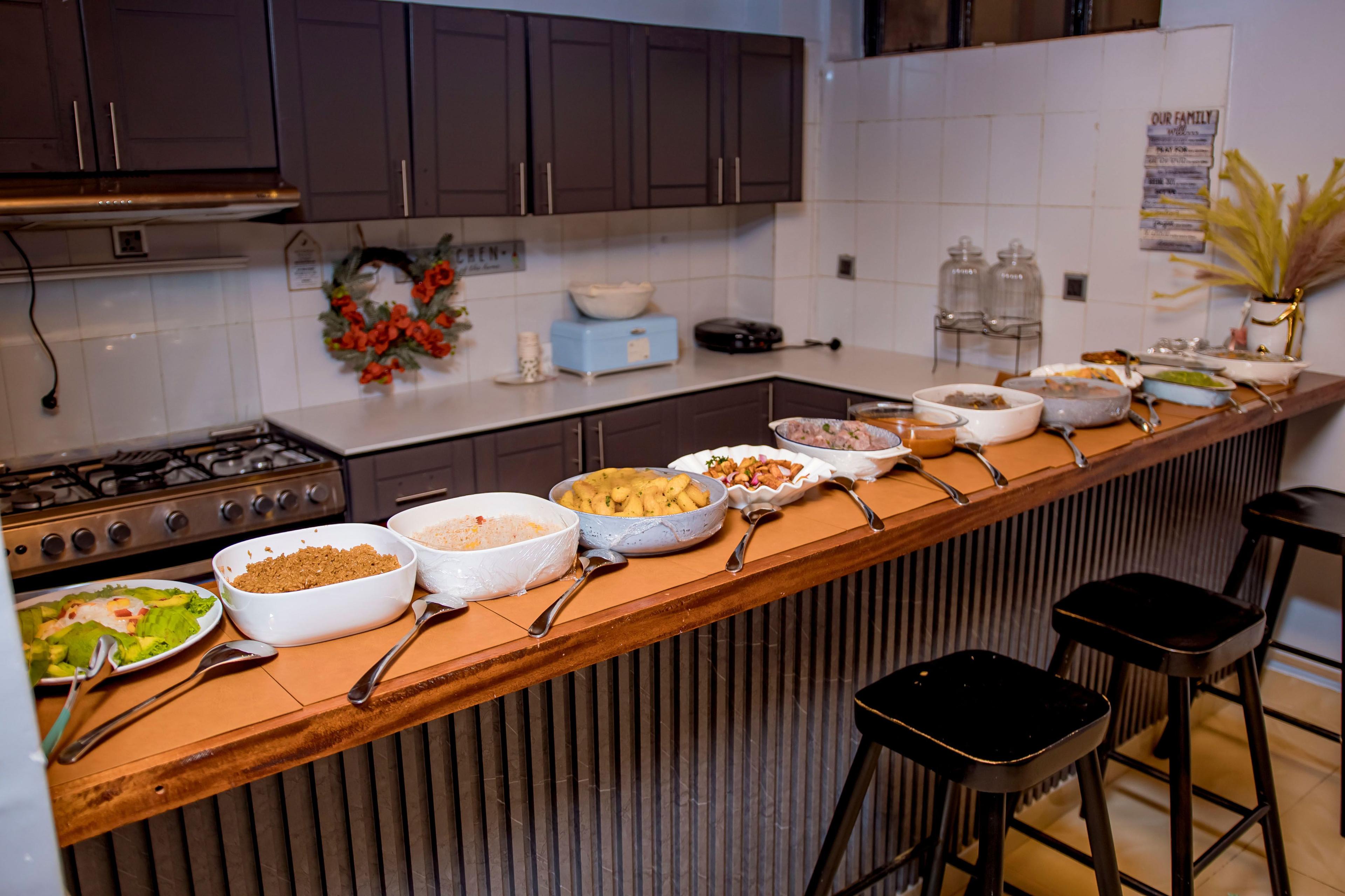 Private chef serving a home dining experience